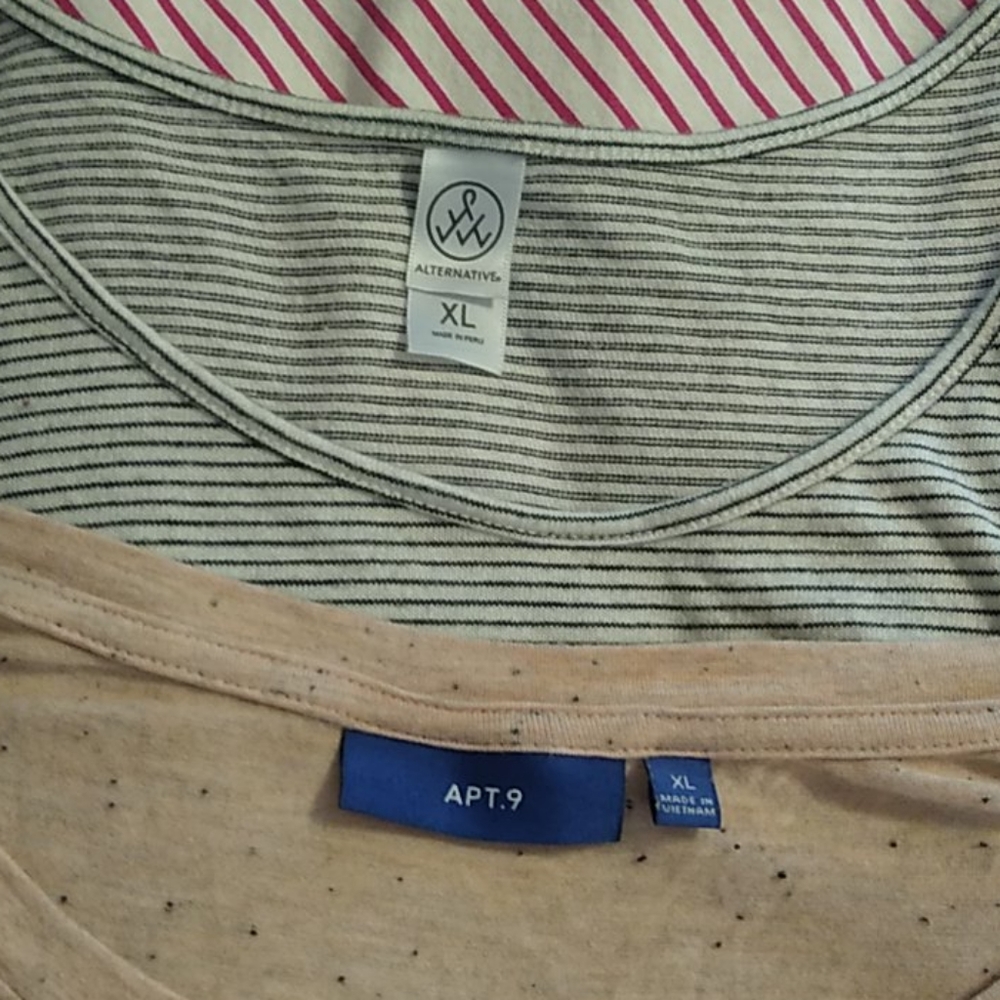 2 xl tshirts